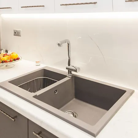 Pireas Jewel New Design Apt With Backyard * Piraeus
