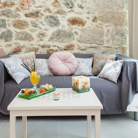 Pireas Jewel New Design Apt With Backyard *