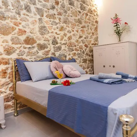 Pireas Jewel New Design Apt With Backyard *