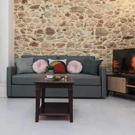 Pireas Jewel New Design Apt With Backyard Apartment *